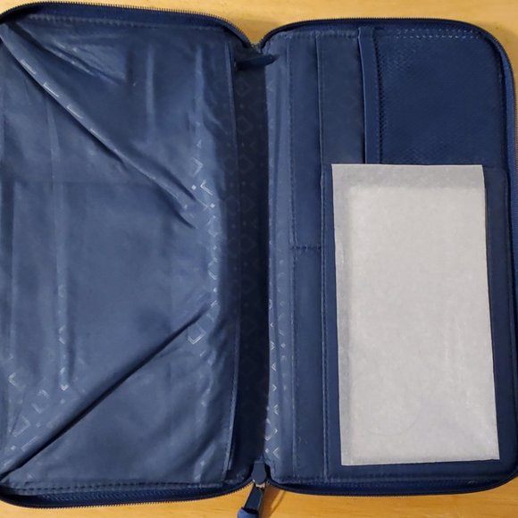 Vera Bradley Bags Vera Bradley Blue Island Medallion Personal